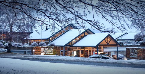 Rydges Horizons Snowy Mountains - Sunshine Coast Tourism 0