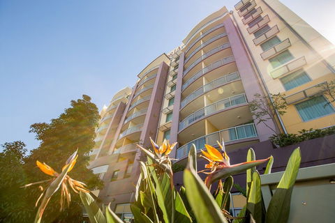 Hotel Gloria - Holiday Sunshine Coast 0