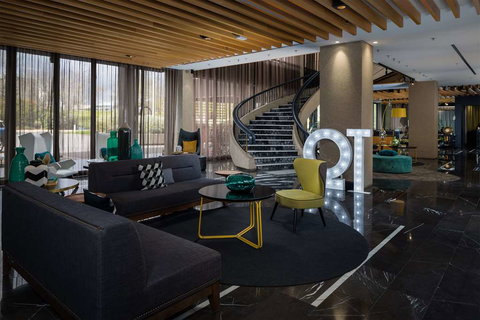 QT Canberra - Holiday Sunshine Coast 2