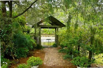 Kemeys Mountain Hideaway - Sunshine Coast Tourism 0