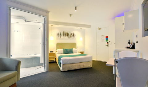 Atlantic Tower Motor Inn - Sunshine Coast Tourism 2