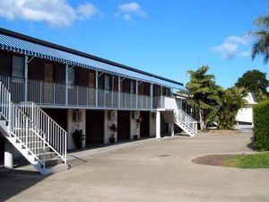Blue Shades Motel - Sunshine Coast Tourism 0