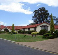 McNevins Warwick Motel - Holiday Sunshine Coast