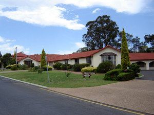 McNevins Warwick Motel - Holiday Sunshine Coast 0