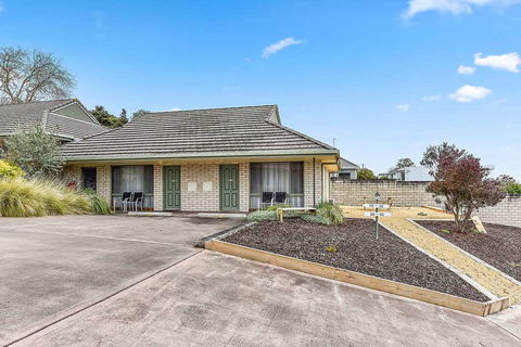 Comfort Inn The Lakes - Sunshine Coast Tourism 2