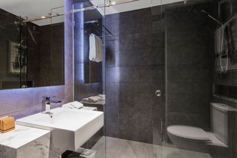 Gambaro Hotel - Holiday Sunshine Coast 2