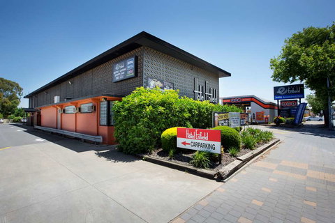 Enfield Hotel - Holiday Sunshine Coast 0