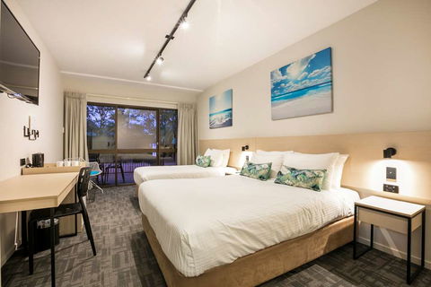 Kawana Waters Hotel By NightCap - Sunshine Coast Tourism 2