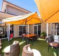 Winning Post Motel - Holiday Sunshine Coast