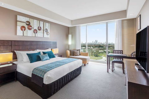 RACV Royal Pines Resort - Holiday Sunshine Coast 1