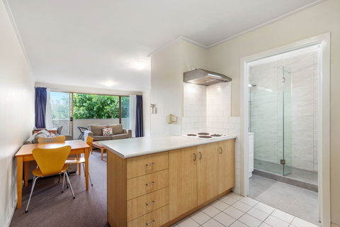 Knox International Hotel - Holiday Sunshine Coast 4