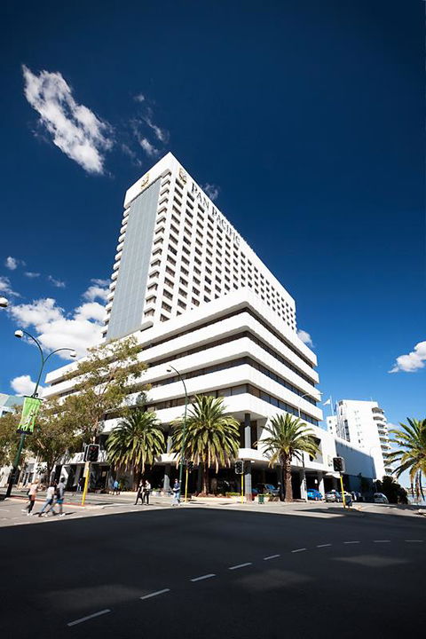 Pan Pacific Perth - Holiday Sunshine Coast 1