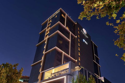 DoubleTree By Hilton Perth Northbridge - Holiday Sunshine Coast 0