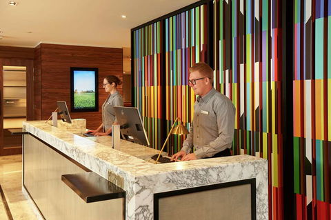 DoubleTree By Hilton Perth Northbridge - Holiday Sunshine Coast 3
