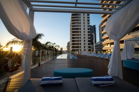 Crowne Plaza Perth - Holiday Sunshine Coast 8