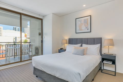 All Suites Perth - Holiday Sunshine Coast 11