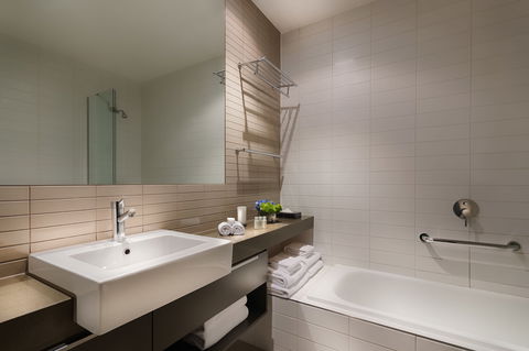 Caroline Serviced Apartments - Holiday Sunshine Coast 4