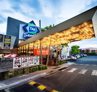 Sandbelt Club Hotel - Sunshine Coast Tourism