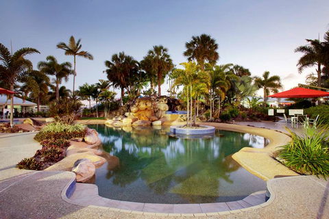 Mission Beach Resort - Sunshine Coast Tourism 5
