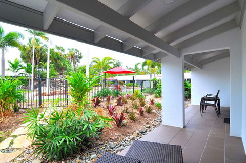 Mission Beach Resort - Sunshine Coast Tourism 8