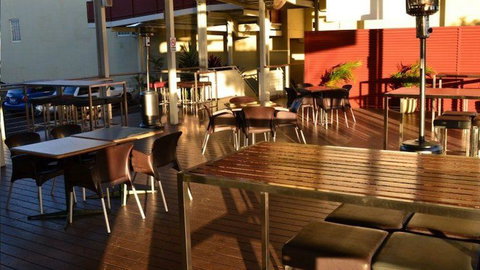 Isa Hotel - Sunshine Coast Tourism 1