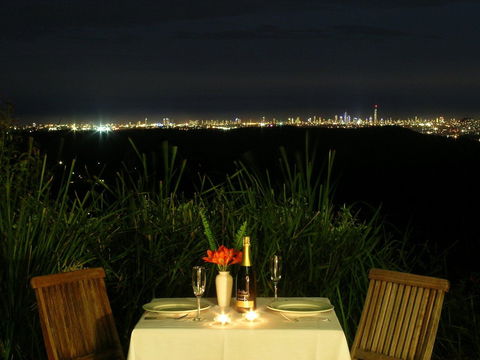 Mountain Edge Studios - Holiday Sunshine Coast 0