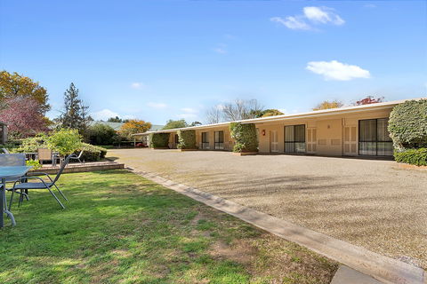 Beechworth Motor Inn - Sunshine Coast Tourism 0