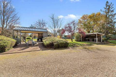 Beechworth Motor Inn - Sunshine Coast Tourism 2