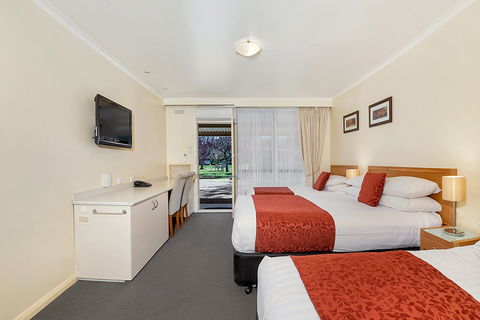 Beechworth Motor Inn - Sunshine Coast Tourism 12