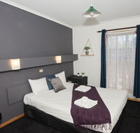 Elm Court Motel - Holiday Sunshine Coast