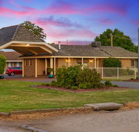 Stagecoach Motel - Holiday Sunshine Coast