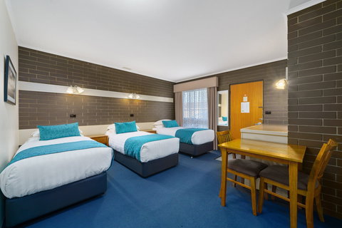 Stagecoach Motel - Holiday Sunshine Coast 2