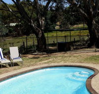 Golden Heritage Motor Inn  Cottages - Holiday Sunshine Coast