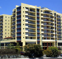 Springwood Tower Apartment Hotel - Holiday Sunshine Coast