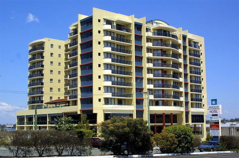 Springwood Tower Apartment Hotel - Holiday Sunshine Coast 0