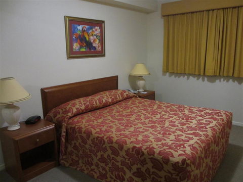 Springwood Tower Apartment Hotel - Holiday Sunshine Coast 1