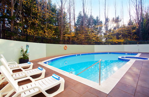 Crowne Plaza Canberra - Sunshine Coast Tourism 7