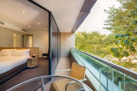 Crowne Plaza Canberra - Sunshine Coast Tourism 14