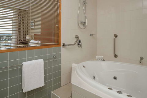 Rydges Newcastle - Holiday Sunshine Coast 14