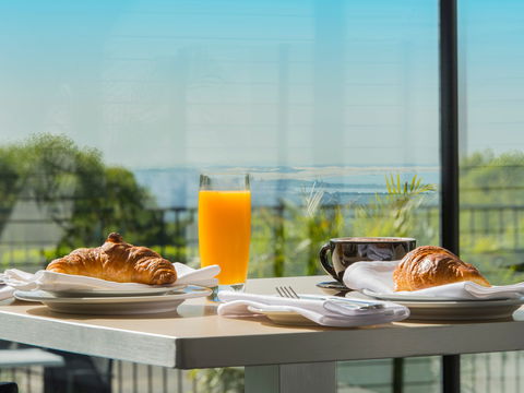 Mercure Charlestown - Holiday Sunshine Coast 4