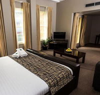 The Clarendon Hotel - Holiday Sunshine Coast