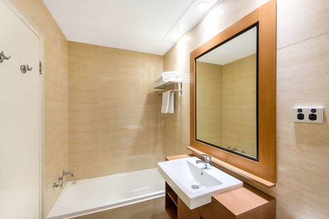 Quality Hotel Ambassador Perth - Sunshine Coast Tourism 6