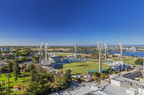 Fraser Suites Perth - Sunshine Coast Tourism 0