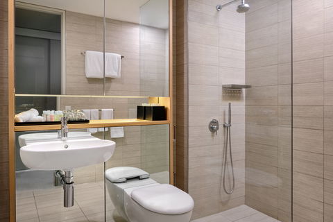 Fraser Suites Perth - Sunshine Coast Tourism 7