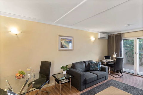 The Peninsula Riverside Apartments - Sunshine Coast Tourism 5