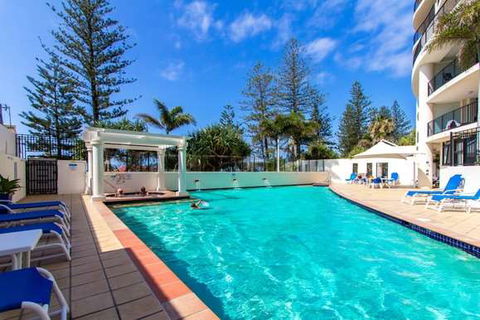 Mantra Coolangatta Beach - Sunshine Coast Tourism 1