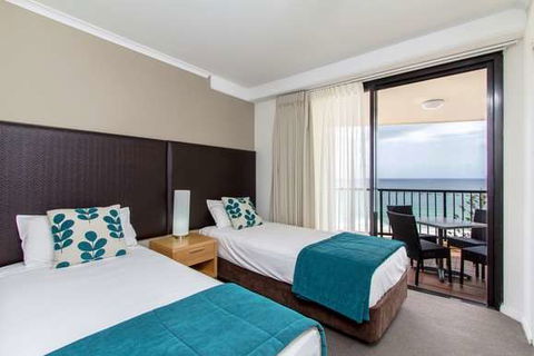 Mantra Coolangatta Beach - Sunshine Coast Tourism 5