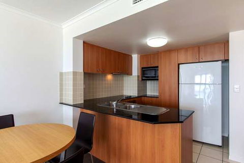 Mantra Coolangatta Beach - Sunshine Coast Tourism 6