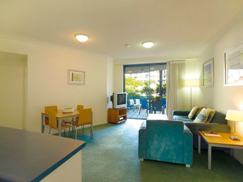 Oaks Calypso Plaza Resort - Sunshine Coast Tourism 5