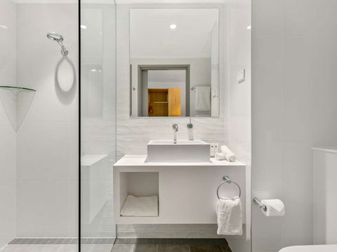 Rydges Gold Coast Airport - Sunshine Coast Tourism 2